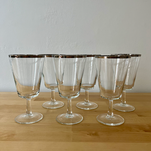 Pretty Set of 8 Water/tea Glasses 