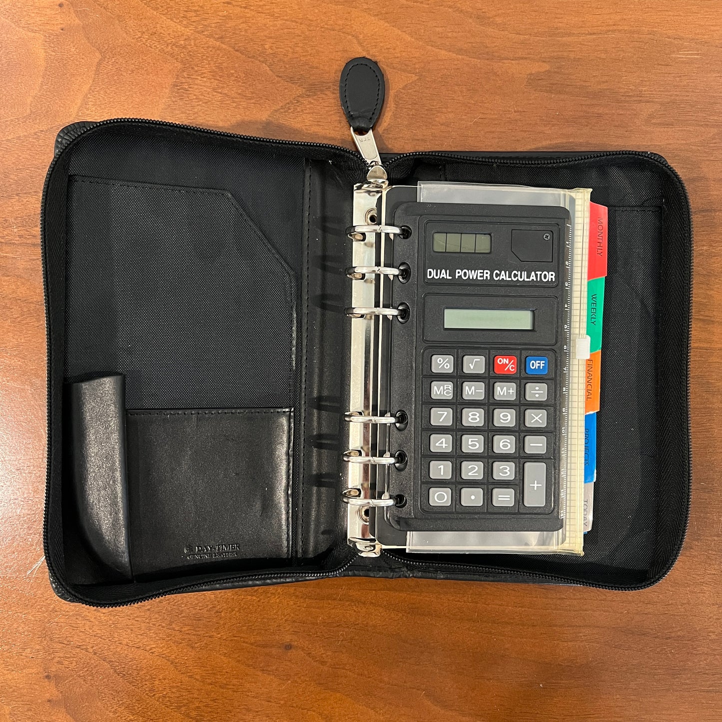 Vintage 2000s Day-Timer Black Leather 6-Ring Zip Around Personal Agenda