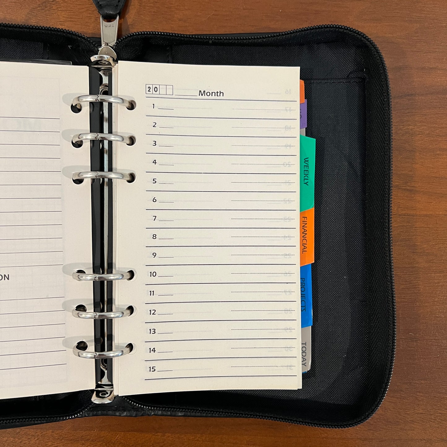 Vintage 2000s Day-Timer Black Leather 6-Ring Zip Around Personal Agenda