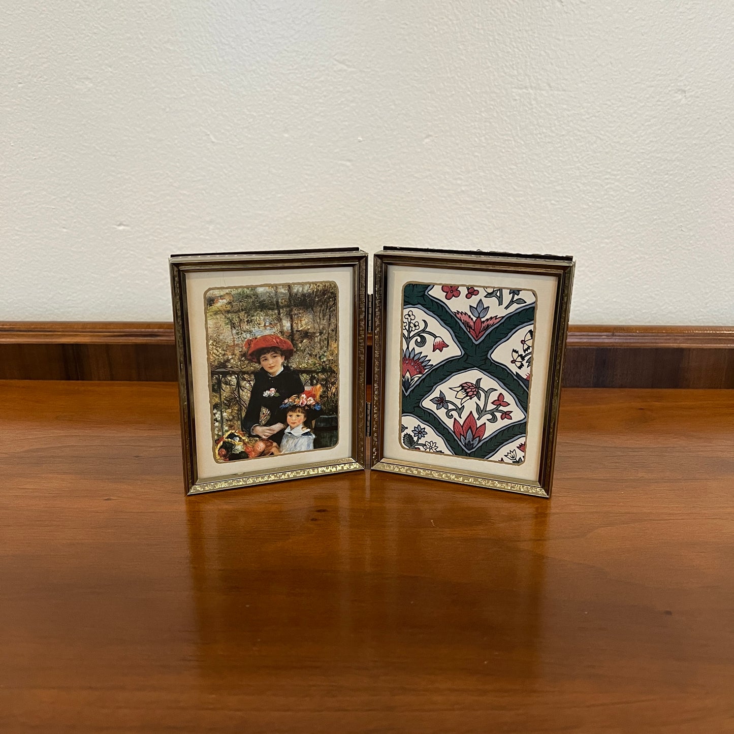 Vintage Gold Metal Hinged 4x5" Double Picture Frame