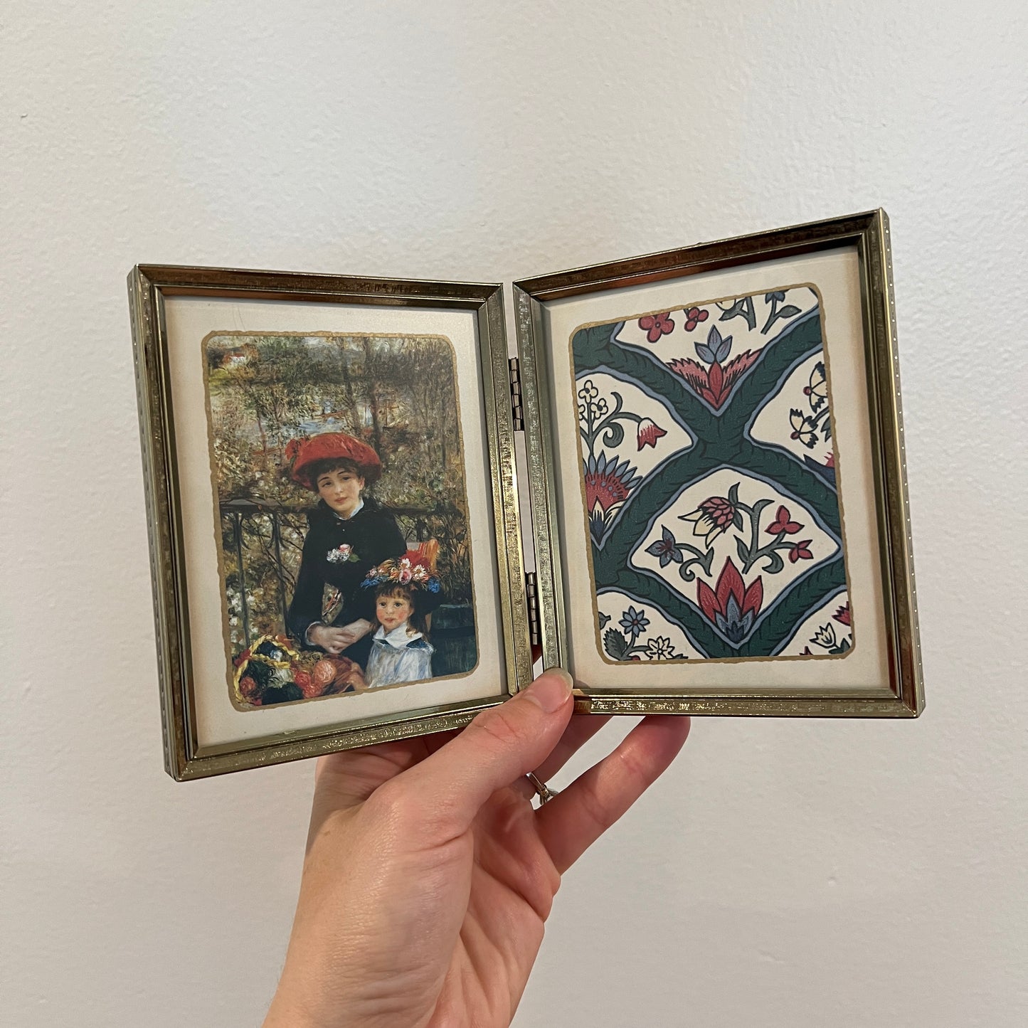 Vintage Gold Metal Hinged 4x5" Double Picture Frame