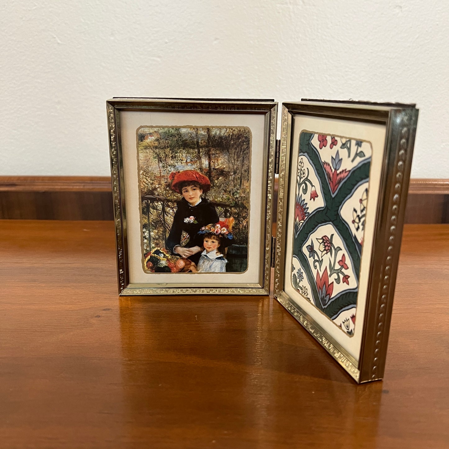 Vintage Gold Metal Hinged 4x5" Double Picture Frame