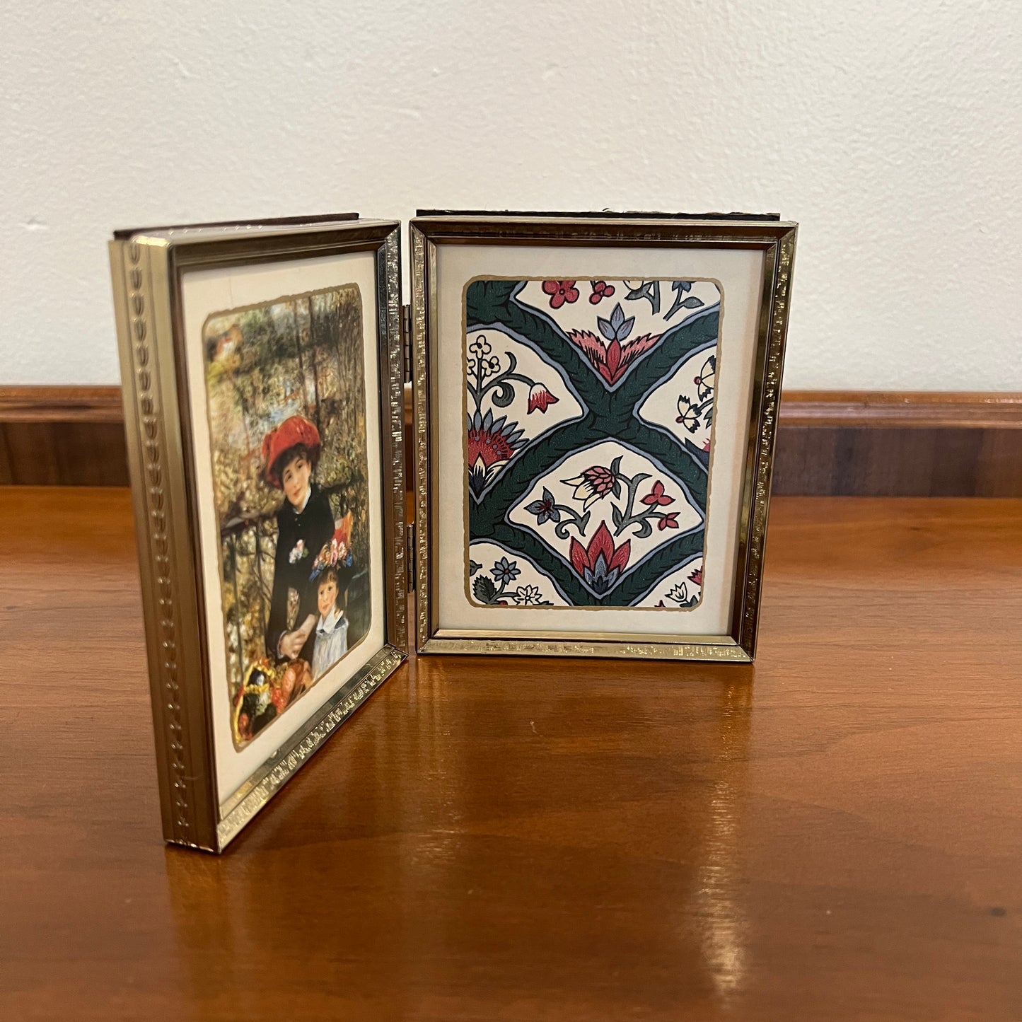 Vintage Gold Metal Hinged 4x5" Double Picture Frame