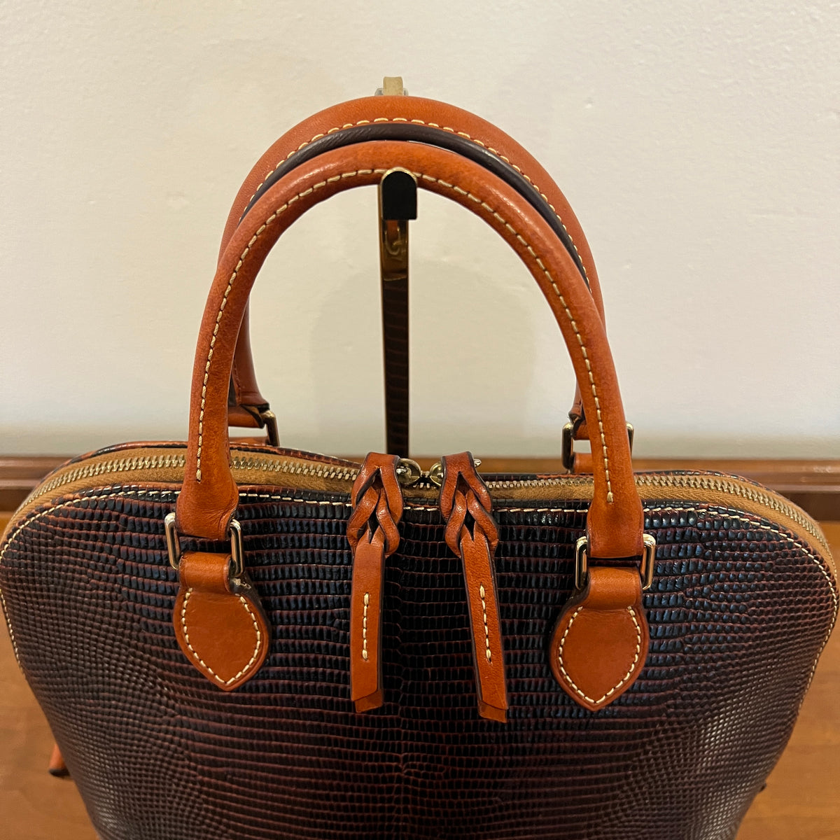 Preloved Dooney & Bourke Lizard Embossed Zip Zip Satchel and Continental Clutch