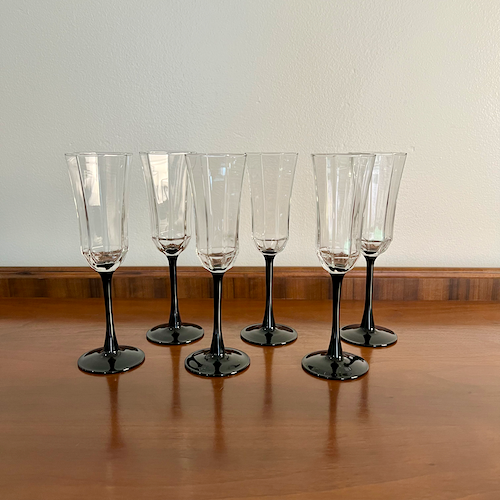 Set of 6 Arcoroc Octime Black Crystal Fluted Champagne Glasses