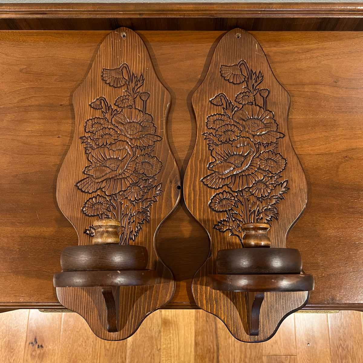 Set of 2 Vintage HOMCO Large Wooden Floral Wall Sconces
