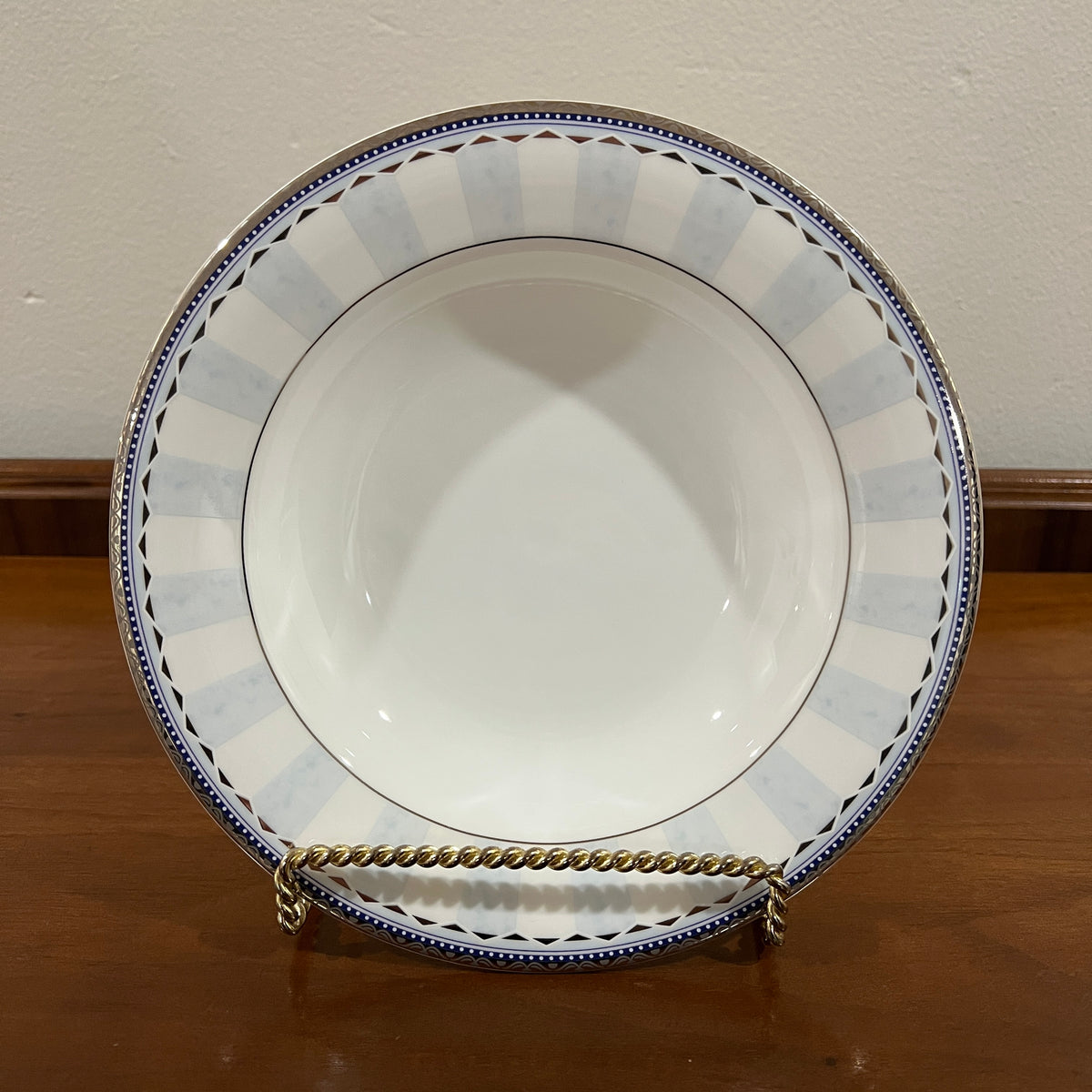 Set of 4 Vintage Royal Doulton Westminster 9" Large Rim Soup Bowls