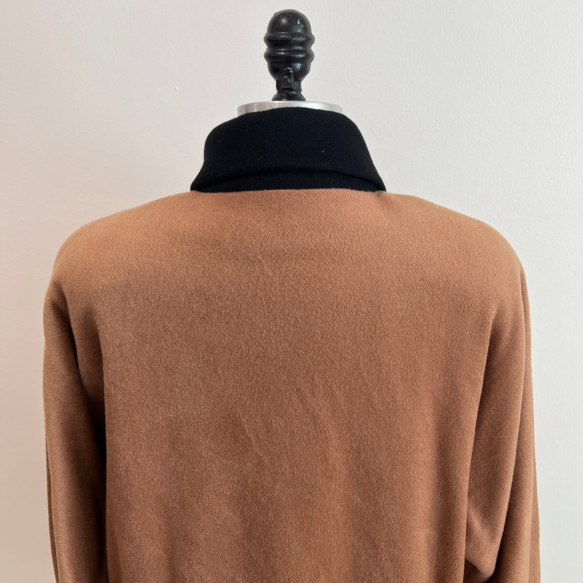 Vintage 1980s Women's Black and Tan Color Blocked Wool Coat, Size M/L