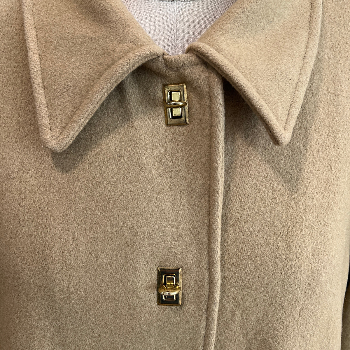 Vintage 1980s/1990s Women's Camel Wool Peacoat with Turnlock Buttons, Size L/XL