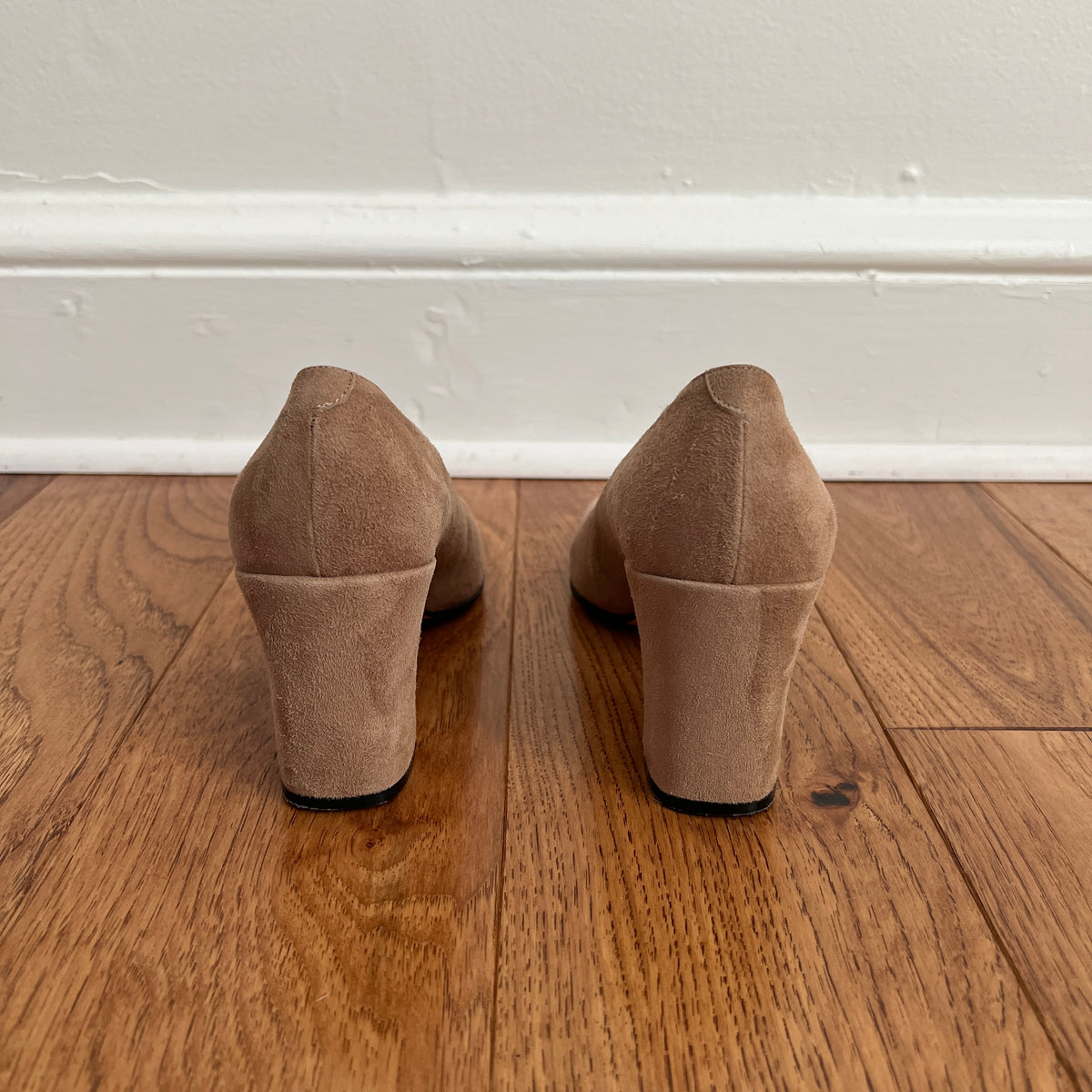 Vintage 1990s Anne Klein II Camel Suede Block Heels, Size 7M