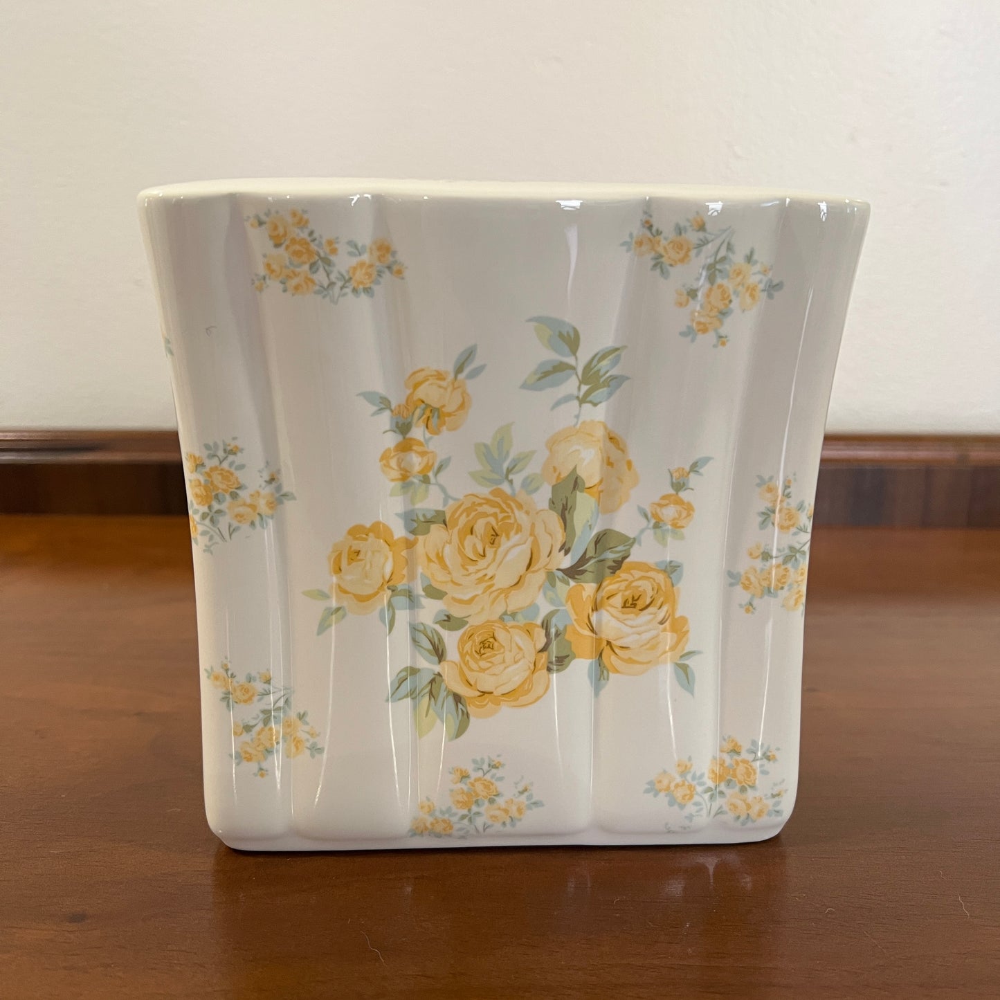 Vintage 2000s Laura Ashley Home Yellow Rose Square Ceramic Tissue Box Cover