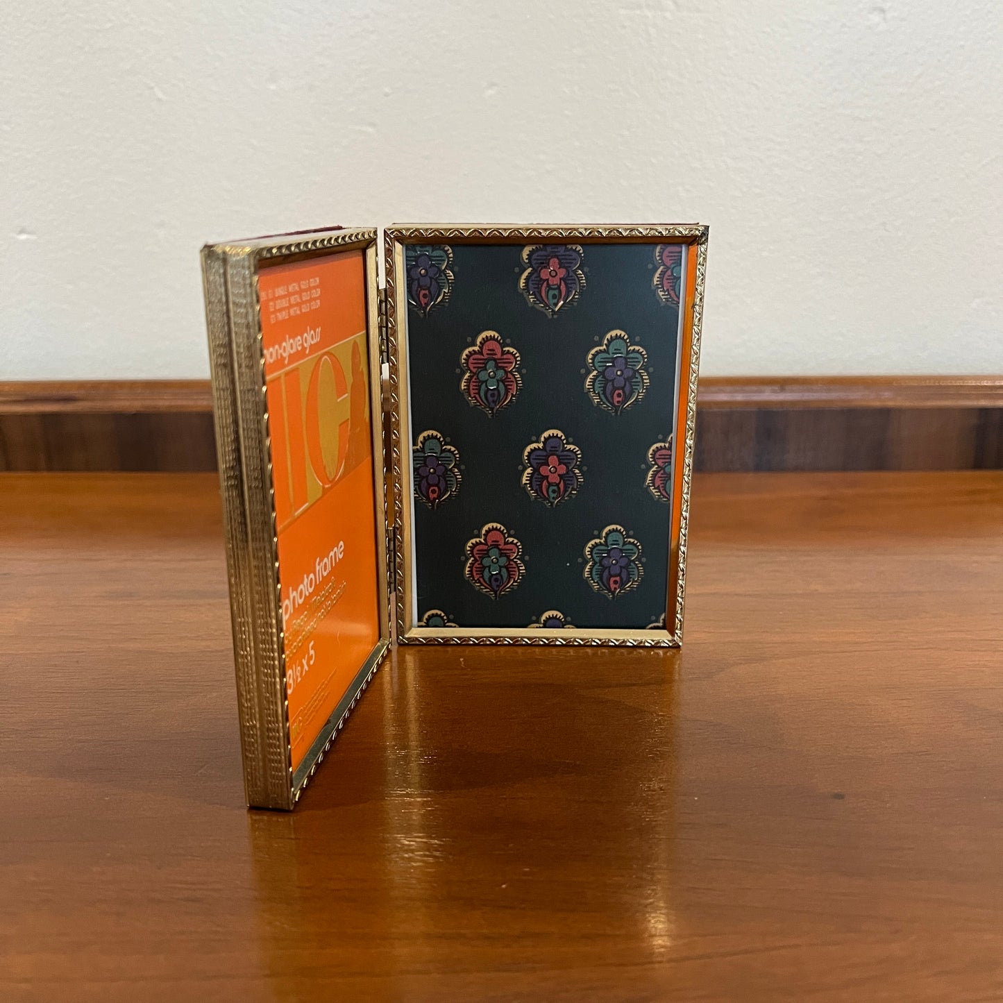 Vintage Metalcraft Gold Metal Hinged 3.5x5" Double Picture Frame