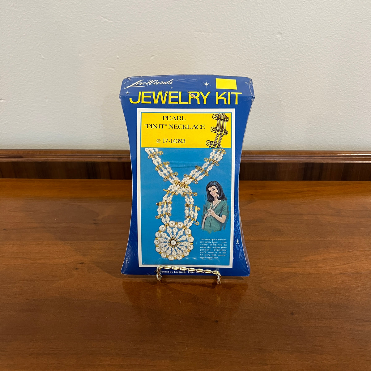 Vintage NIP Lee Wards Pearl Pin-It Necklace Jewelry Kit No. 17-14393