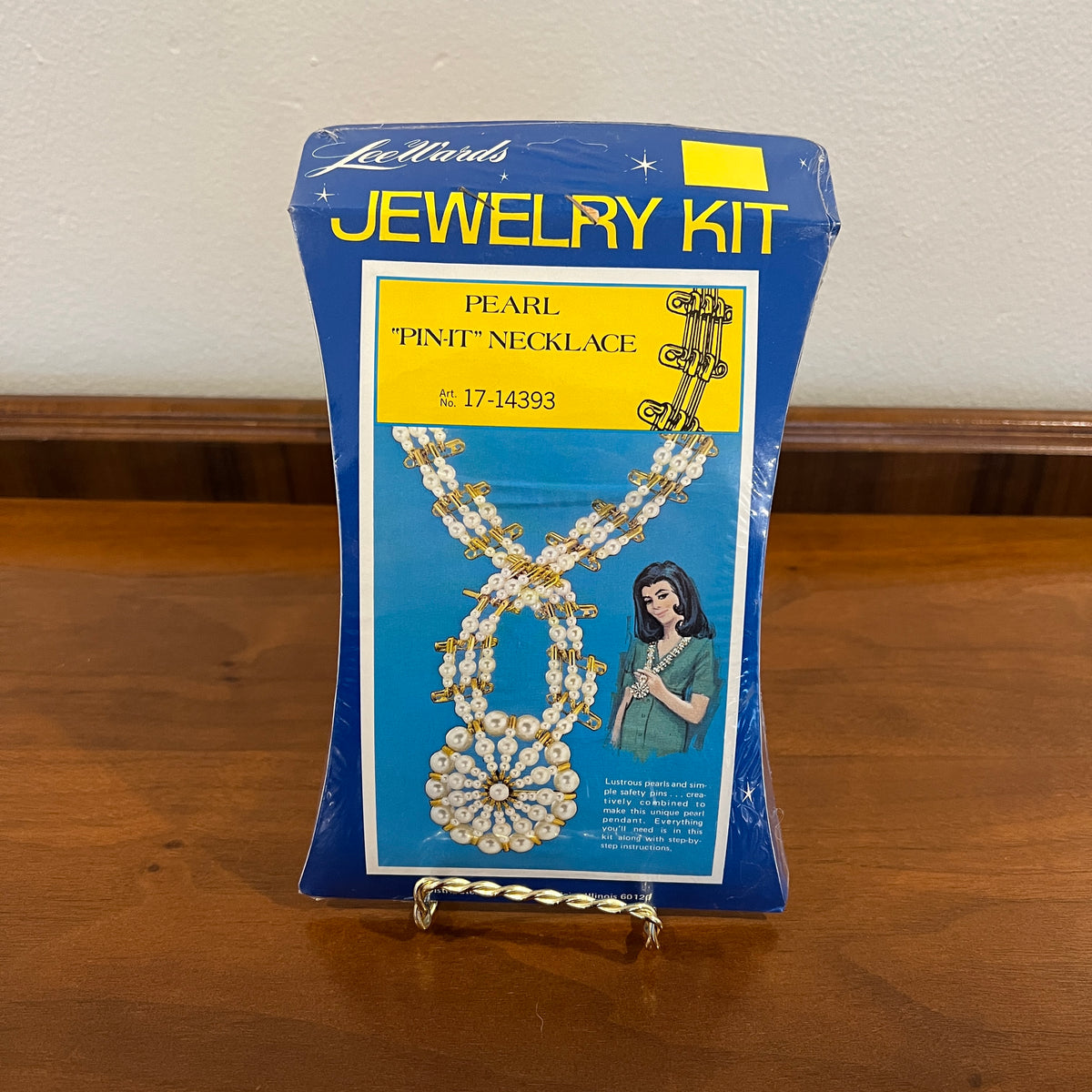 Vintage NIP Lee Wards Pearl Pin-It Necklace Jewelry Kit No. 17-14393